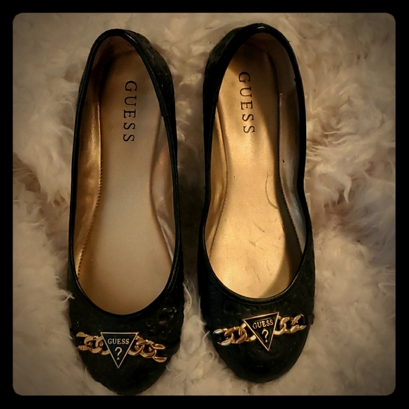 Guess logo flats sz 7 - Picture 1 of 1